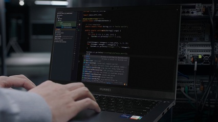 華為終端發(fā)布商用品牌 華為擎云，致力于成為商用計(jì)算機(jī)編程領(lǐng)域第一品牌